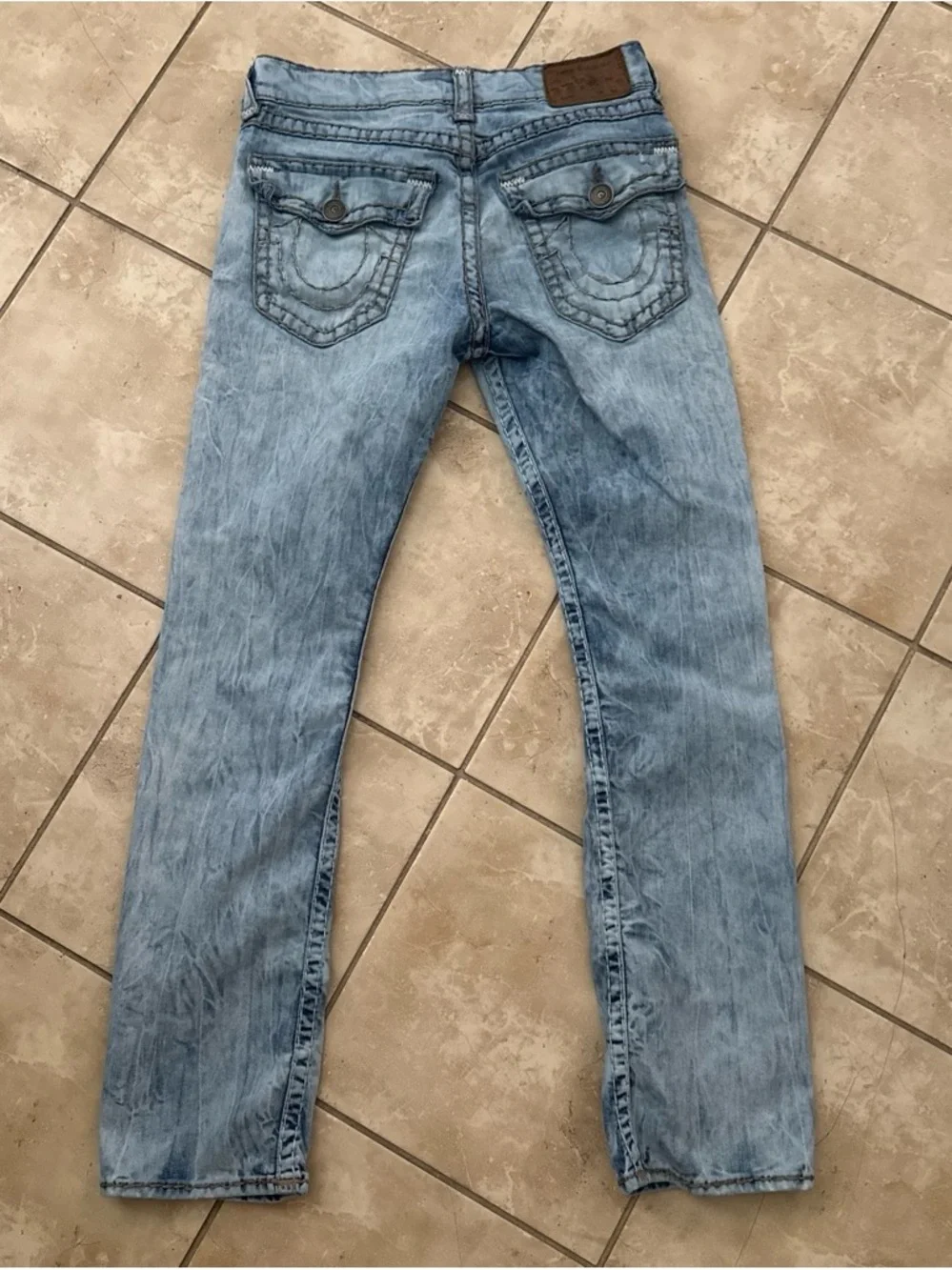True Religion Mens Ricky Relaxed Straight Distressed Acid Wash Denim Jeans Sz 31